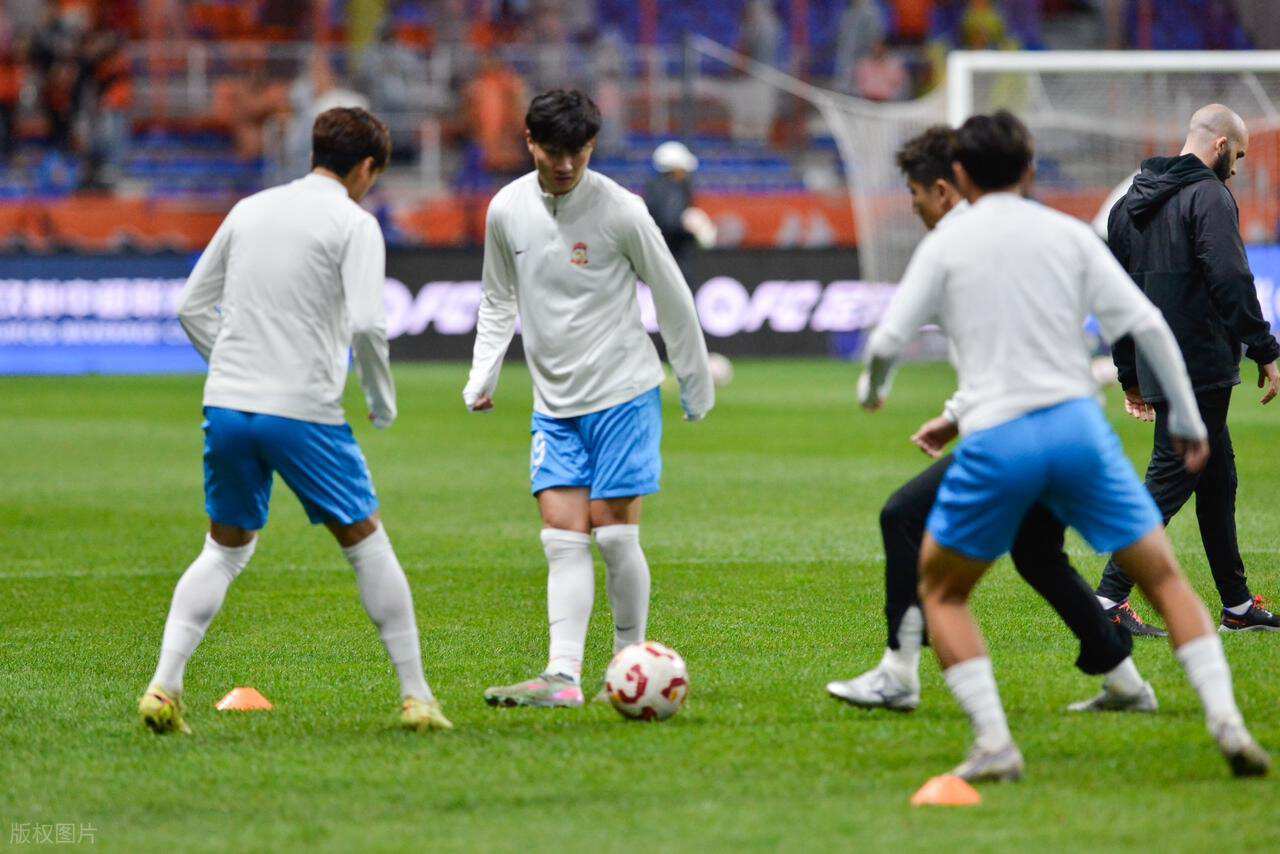 世界杯经典比赛-上港锋霸又送走一位强援！曾是二队金靴锋霸，新赛季将出战中甲